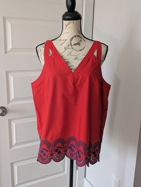Crown & Ivy Red V-Neck Sleeveless Camisole with Navy Eyelet Hem Size XL